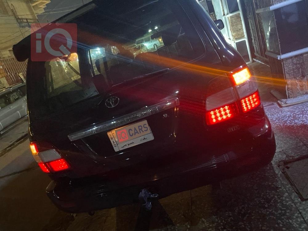 تۆیۆتا لاند کروزەر